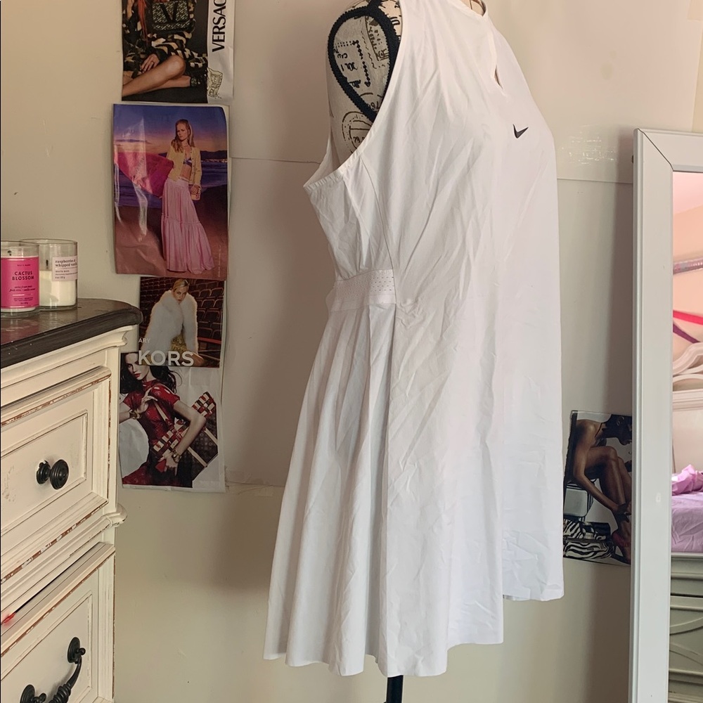Nike White Sleeveless Tennis Dress - Picture 3 of 11